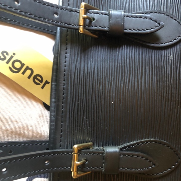 ⭐️ Louis Vuitton Epi Bucket PM Bag - Picture 11 of 15